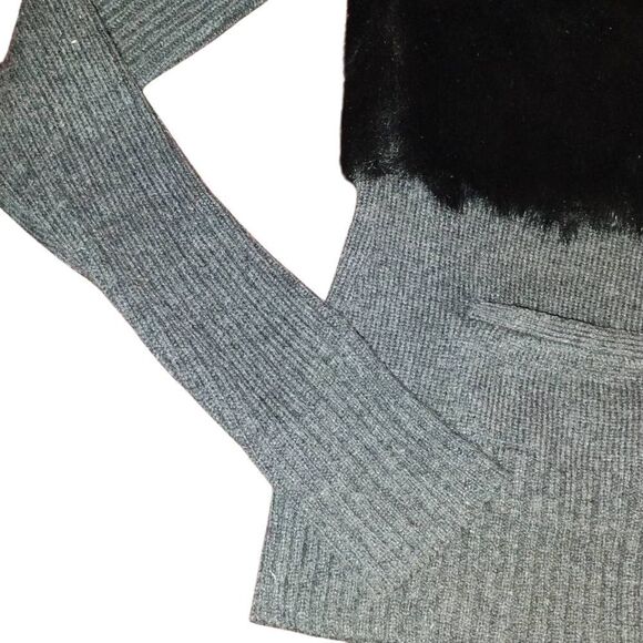 Simply Vera Vera Wang Gray Button Down Sweater With Black Faux Fur - Picture 12 of 12